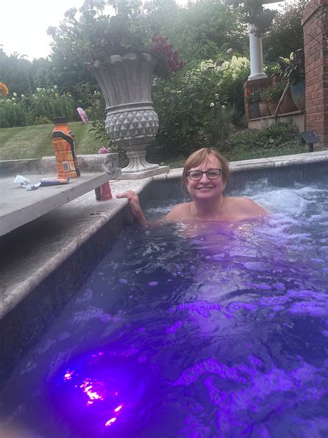 Nude Nights in East Tennessee