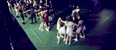 group-hug - Tumbex