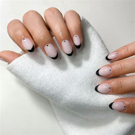 Francesinha Preta E Branca - Francesinha preta: 21 inspirações para unhas marcantes - Dia de Beauté