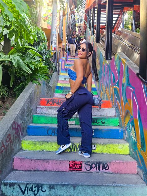 Laura Van Salazar updated her cover photo. - Laura Van Salazar