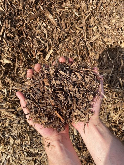 Natural Mulch | The Mulch Source | Simply Superior Mulch | Minneapolis, MN