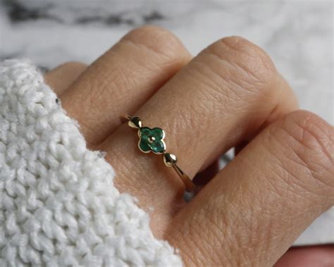 emerald flower ring ct gold aladdins cave jewellery