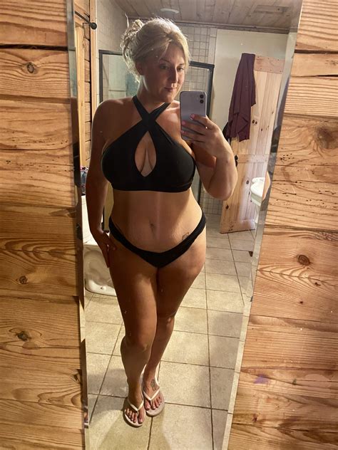 Hot mom? : r/HotMoms