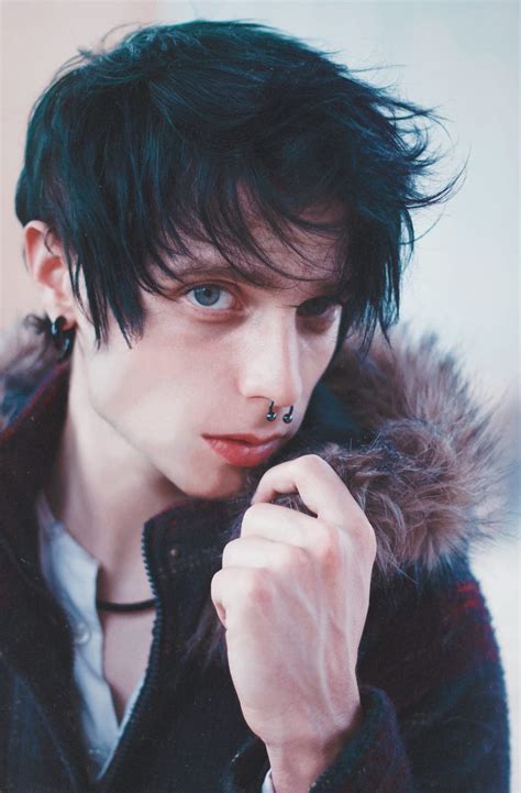 Emo vs Goth: Exploring the Differences Between Emo and Goth Subcultures