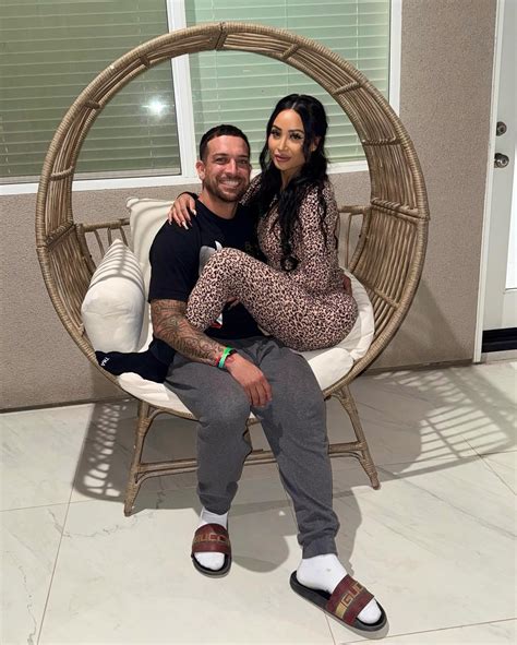 Maria Estella | Ending 2024 together🖤 Hello 2025 we are ready for you