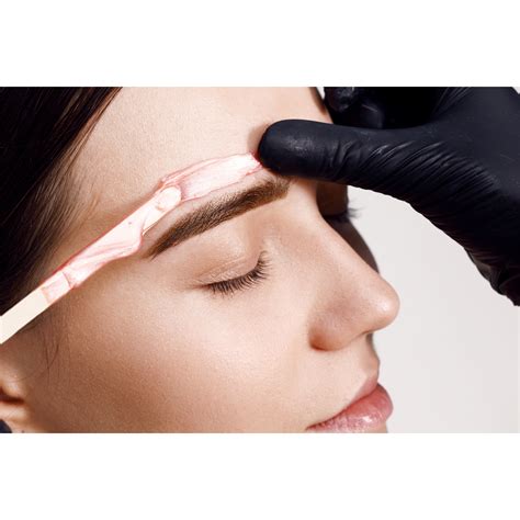 Professional Eyebrow Waxing at Luminous Nail & Beauty Bar