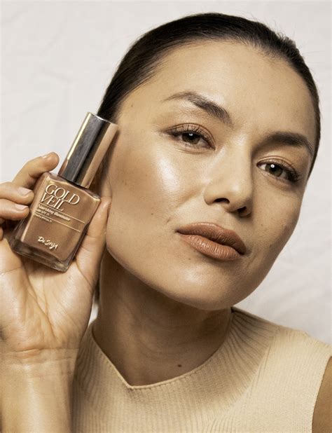 EMILY LAU › De Stijl Beauty