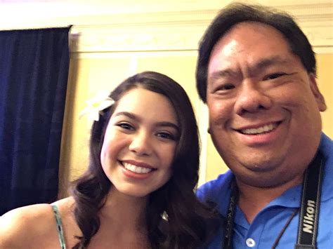Auli’i Cravalho Stuns As Moana – Disney’s Newest Princess – Disney Nerds