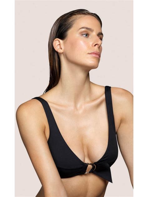 9 Hot Sexy Jo Andres Bikini Pics