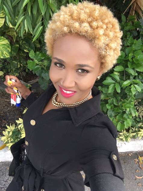 Blonde curly fro Haitian beauty: Guertie Nestor | Blonde afro, Natural