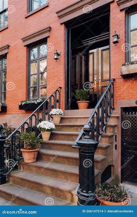 Stoop of a Traditional House in Manhattan, New York City, USA Stock ...