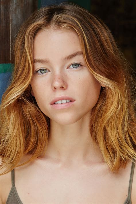 :: Trending Celebrities | Popular Celebrities | Newcommer Celebrities