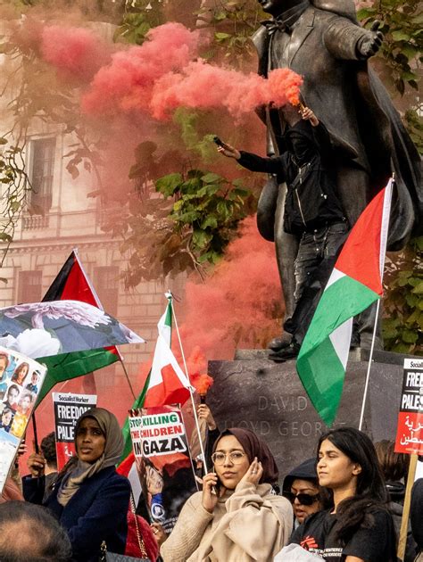 Gamers protest the recent changes to the sony rewards program 5