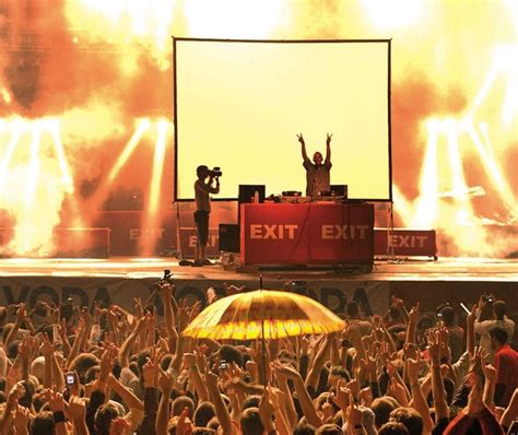 Fatboy Slim: Why Try Harder - The Greatest Hits | MLADINA.si