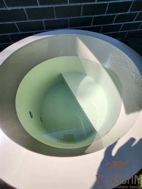 Ice bath cold plunge recovery tub