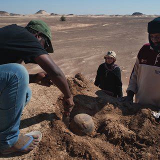 Find of Early Islamic pottery (complete vessel) preserved in the ...