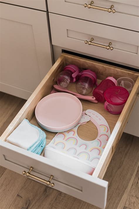 How we organized our kitchen drawers and cabinets - Jenna Sue Design