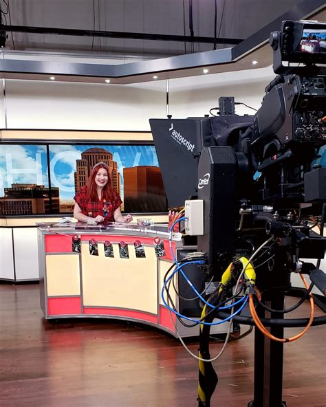 Live on Your TV, it’s Oh, Julia Ann! – Oh, Julia Ann