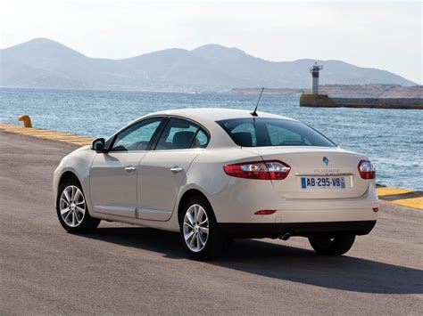 RENAULT Fluence Specs, Performance & Photos - 2013, 2014, 2015, 2016 ...
