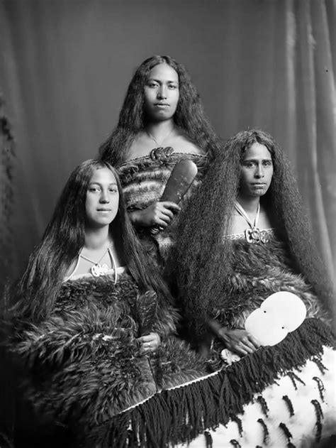 Vintage Portraits of the Last Traditionally Tattooed Maori Women before