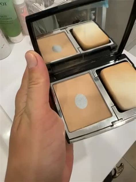 DIOR Стойкая компактная пудра для лица Diorskin Forever Natural Velvet ...
