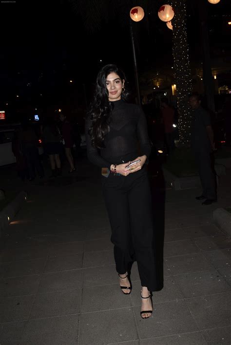 Khushi Kapoor's feet