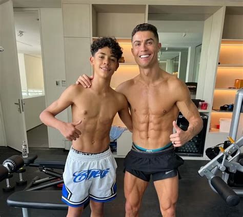 Quantos Anos O Filho Do Cristiano Ronaldo Tem - Aos 14 anos, Cristiano Ronaldo Jr., filho de CR7, estreia hoje na ...