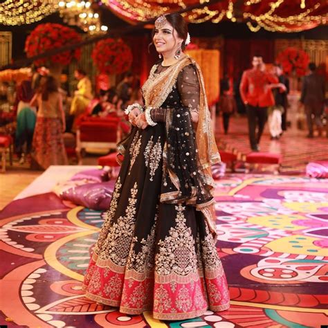 Fashion Designer Faiza Saqlain Beautiful Pictures with her Daughter ...