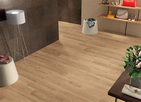 fliesen  holzoptik im wohnzimmer feinsteinzeug