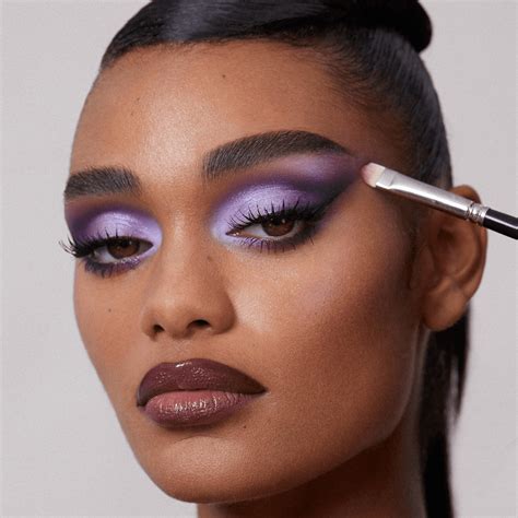what is a half cut crease 6