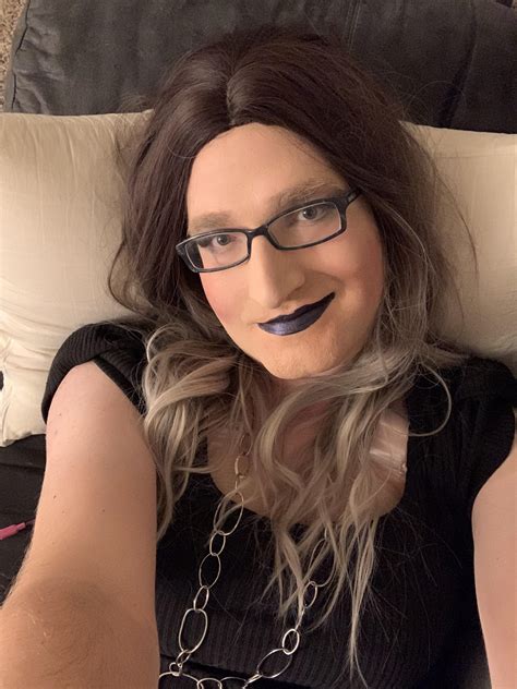 Just more Goth Mom 🖤 : r/crossdressing