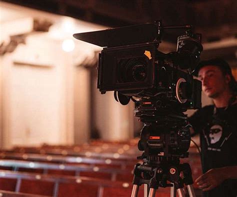 What Are The Factors That You Should Consider When Hiring A Camera Crew ...