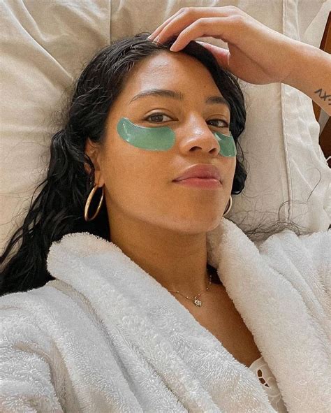 6 Skincare Products That You Should Store in the Fridge | Who What Wear