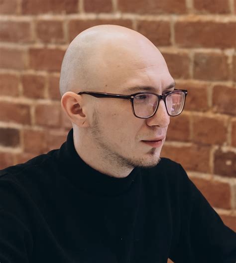 top  beard styles  bald men  glasses trlp