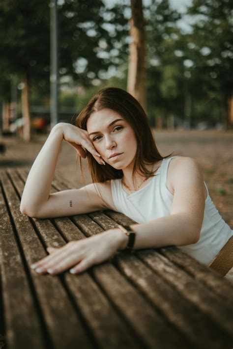 Average+Looking+Naked+Women Photos, Download The BEST Free Average