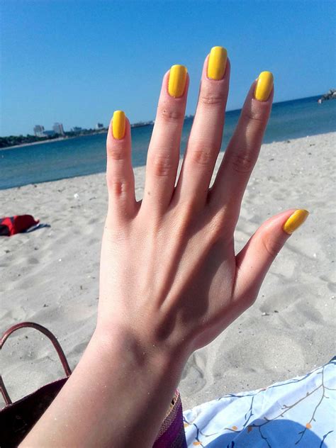 Yellow nail polish? In the summer? Groundbreaking. : r/RedditLaqueristas