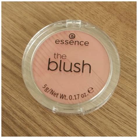 FLOATING IN DREAMS - Reviews . Makeup . Fashion . everyday beauty made ...