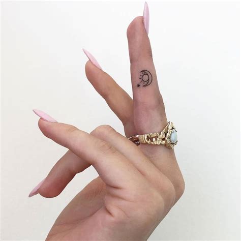 bird finger tattoos