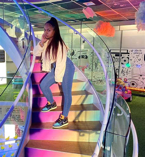 @callhermara | 21🧚🏾 | Instagram