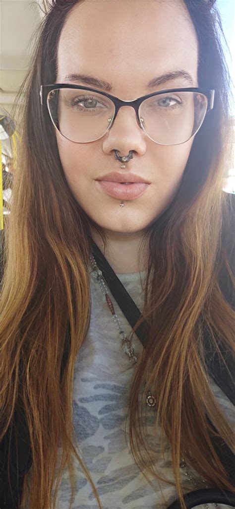 Bella Marie Stardust: Terapiassa käyty