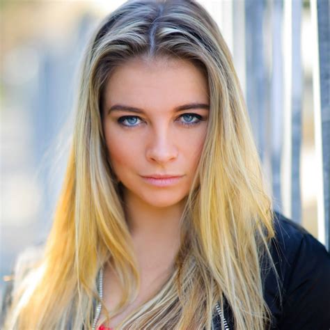 DANIELLE EVES – DMe Talent