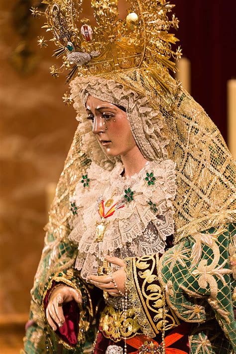 Minor Basilica of Santísima María de la Esperanza Macarena - Official