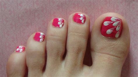 flower design toe nails 10