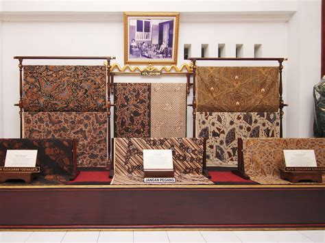 motif batik modern  kekinian  indonesia