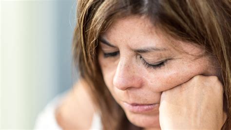 Perimenopause: Symptoms and when does it start? And why is it taboo?