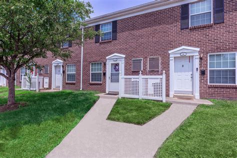 Photos of Apartments & Amenities | Commons at White Marsh