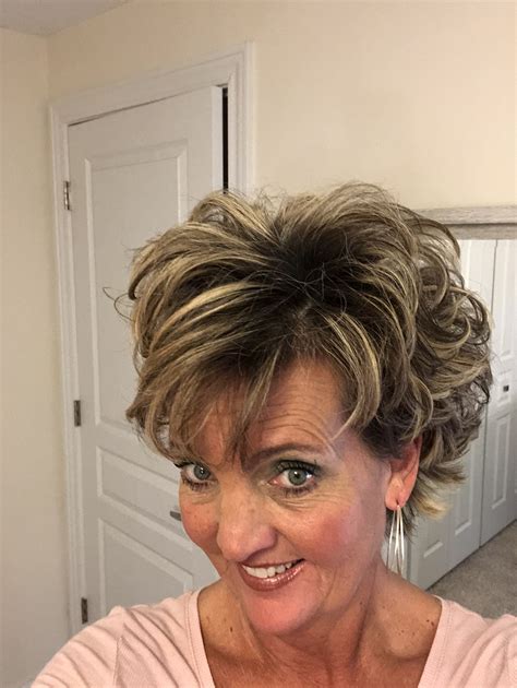 Grooming guides explain how to achieve the modern frosted tips look 12