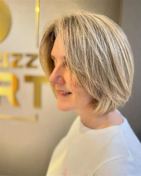 Best Low Maintenance Short Haircuts for Older Women