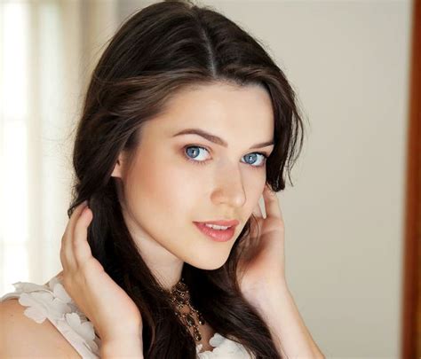 Serena Wood Biography/Wiki, Age, Height, Career, Photos & More