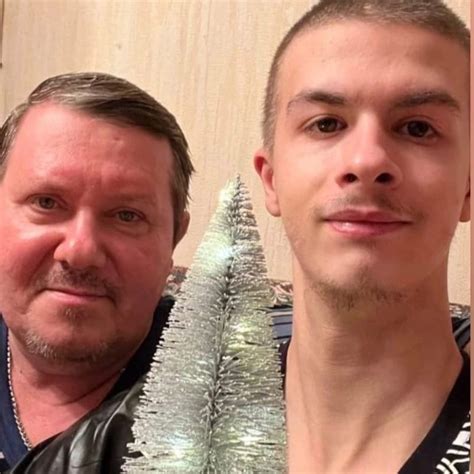 Создать мем "отец ивана золо, стримы некоглая, папа ивана золо ...